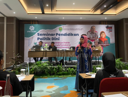 Kesbangpol Kaltim Berkolaborasi dengan LPKR Gelar Seminar Pendidikan Politik Dini